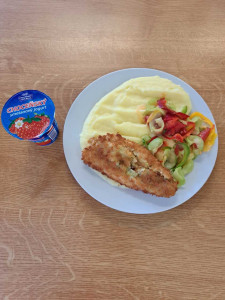 treska-bramborova-kase-salat.jpg